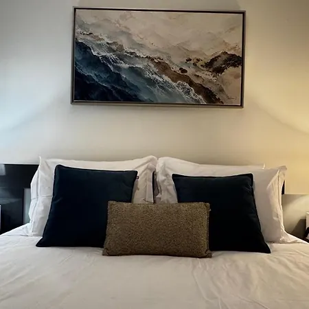 Solimar I Pool Gym & Parking Apartment